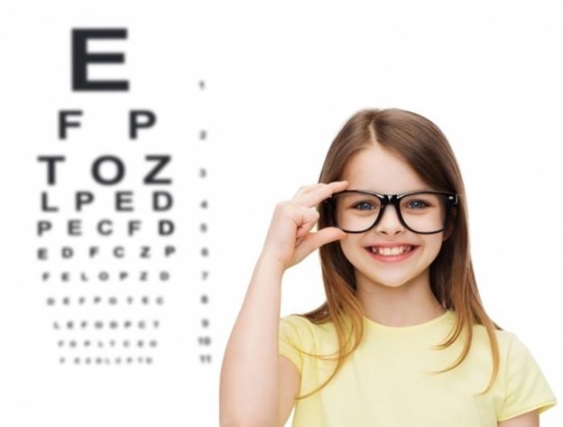 Когда нужно проверять зрение у ребенка?